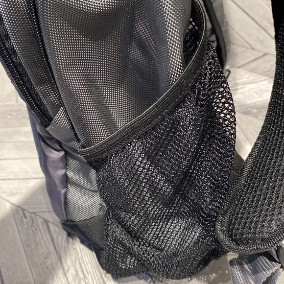 COLUMBIA SUMMIT RUSH BACKPACK COLOR GRAY - Picture 10 of 10